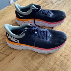 Hoka Clifton 7, size 8